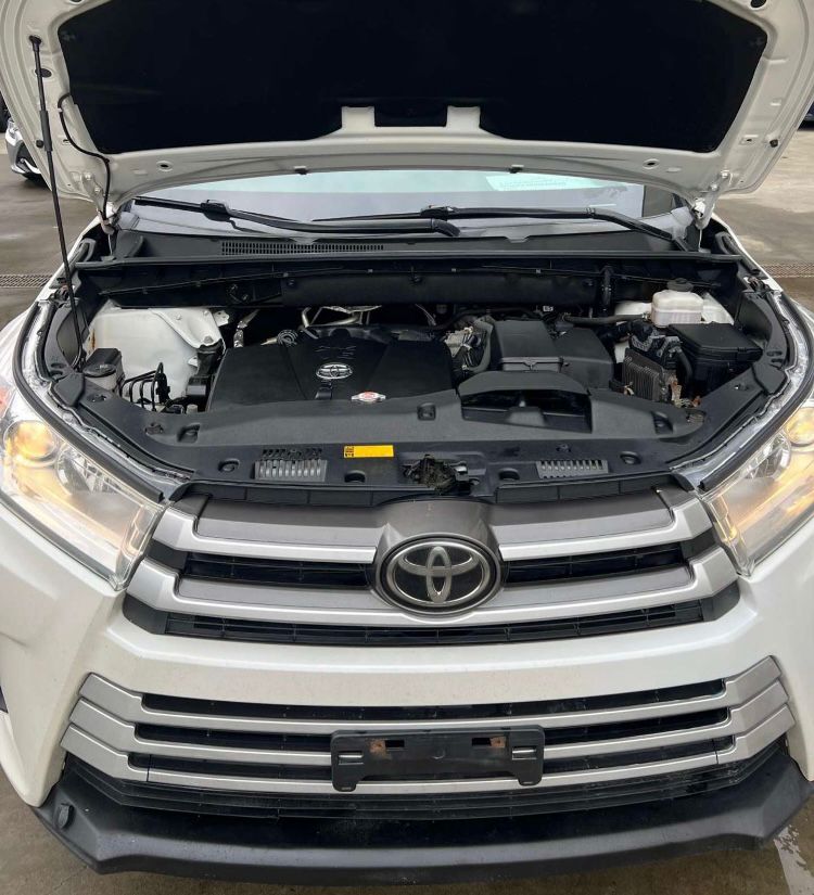 TOYOTA HIGHLANDER LE