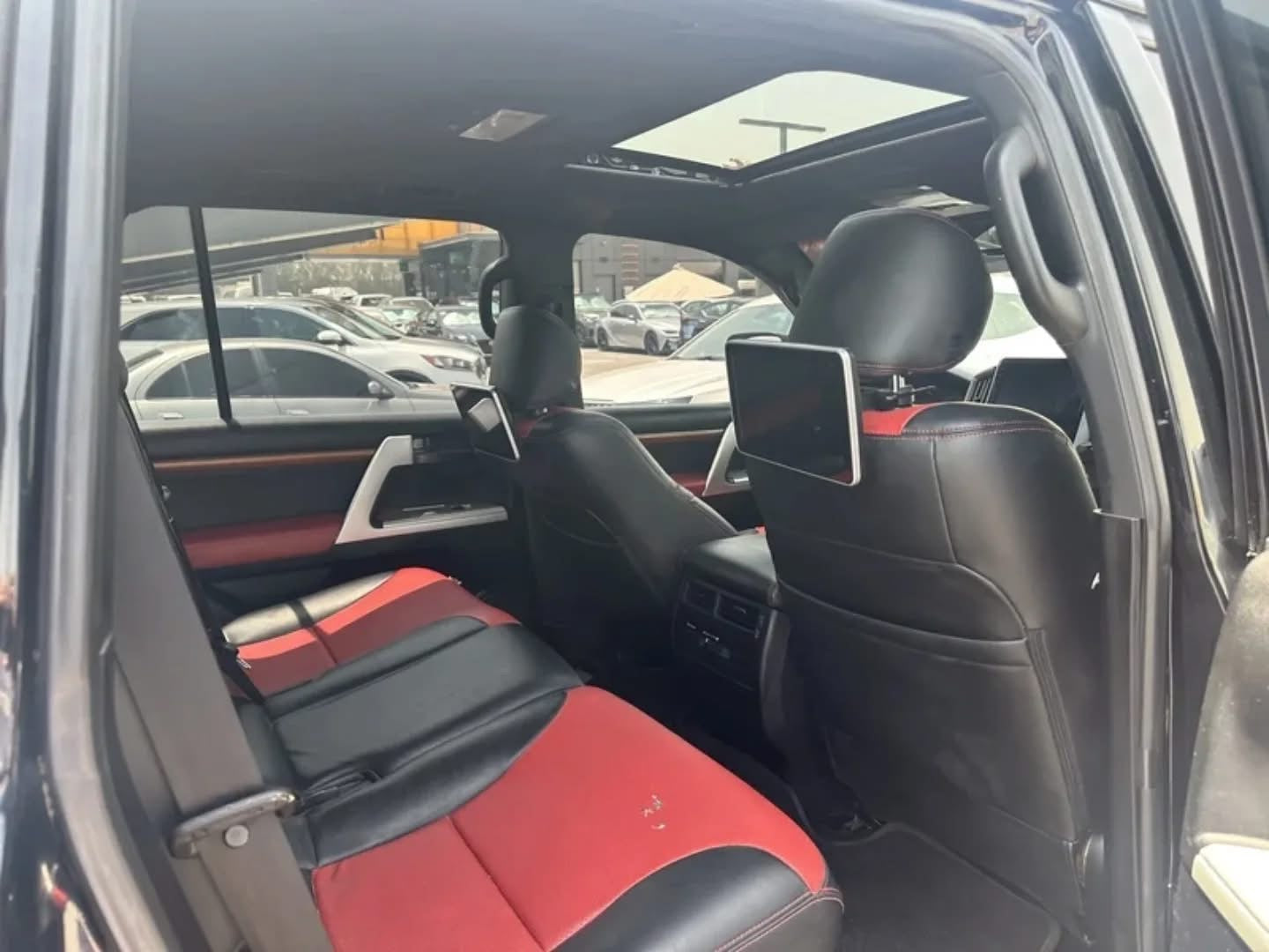 LAND CRUISER VXR 2010