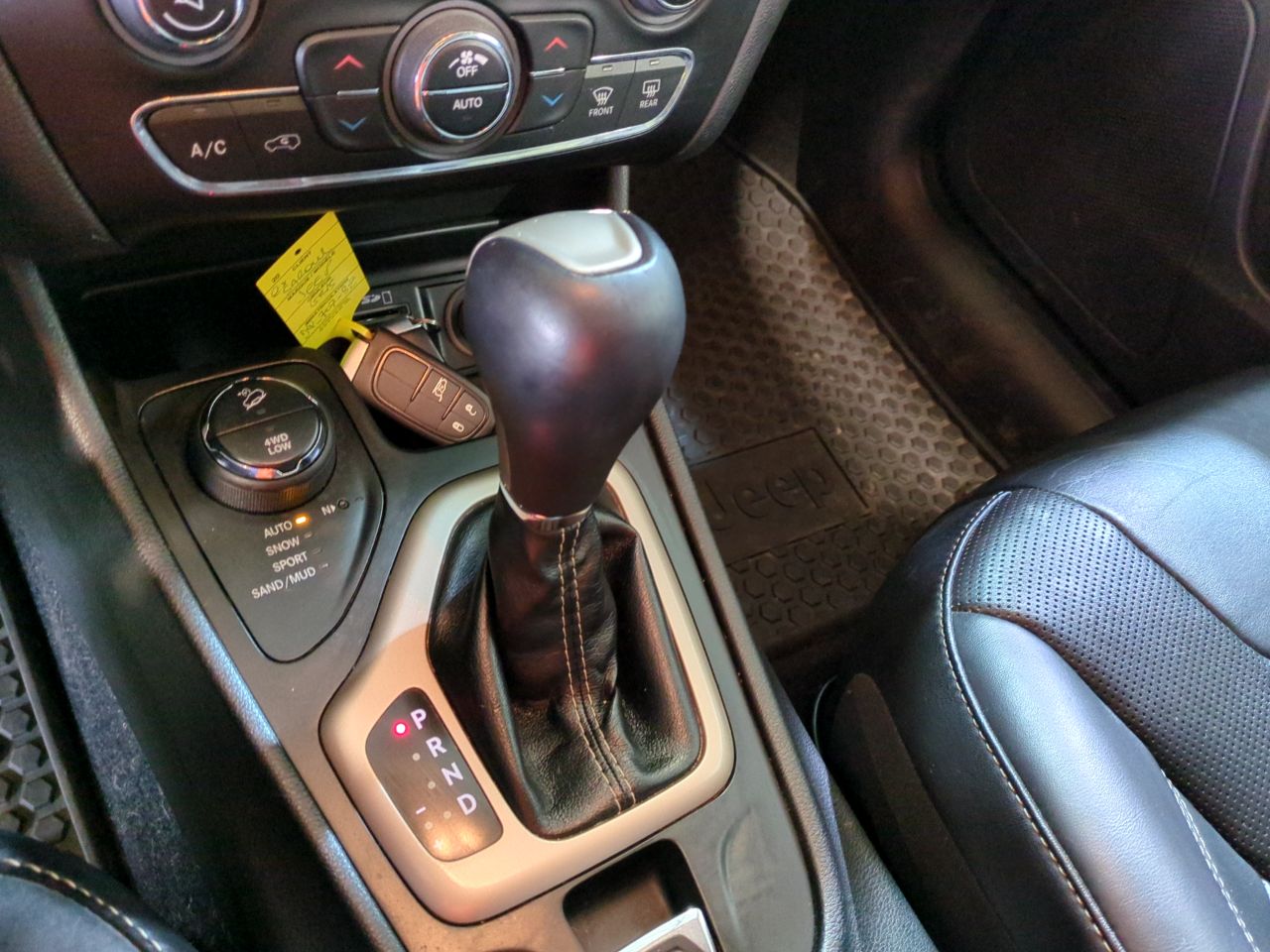 JEEP CHEROKEE 2015 LIMITED 4x4