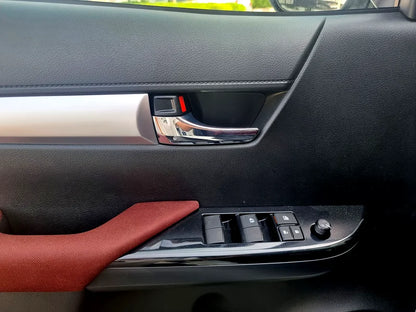 TOYOTA HILUX SR5 2025