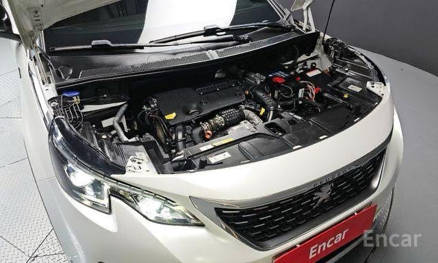 PEUGEOT 5008 2018