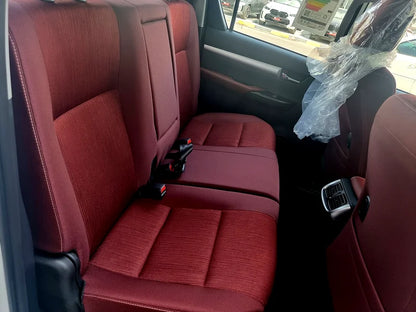 TOYOTA HILUX SR5 2025