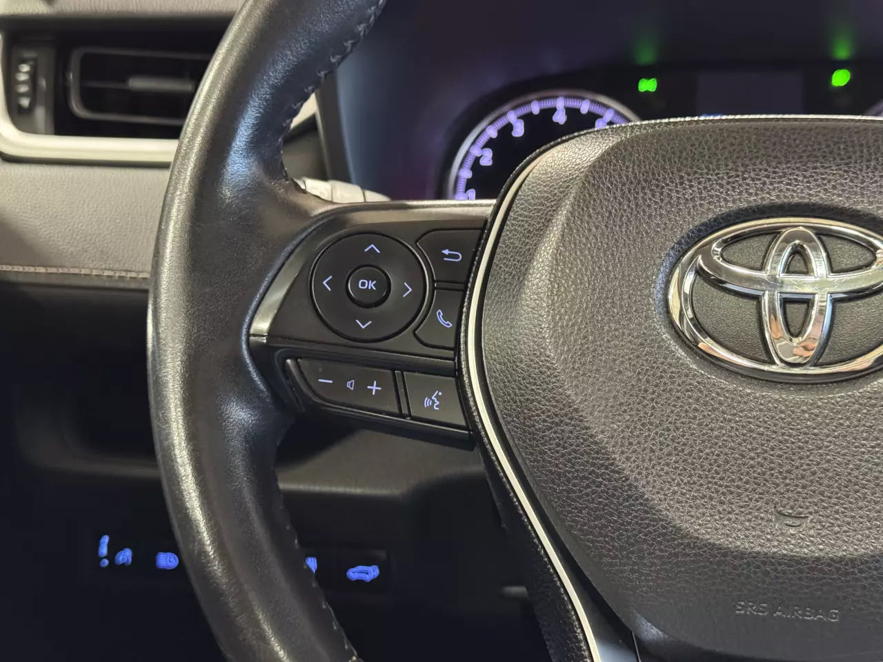 TOYOTA RAV4 XLE 2019