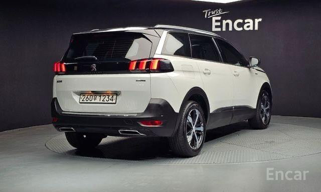PEUGEOT 5008 2018