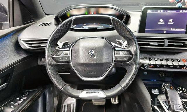PEUGEOT 5008 2018