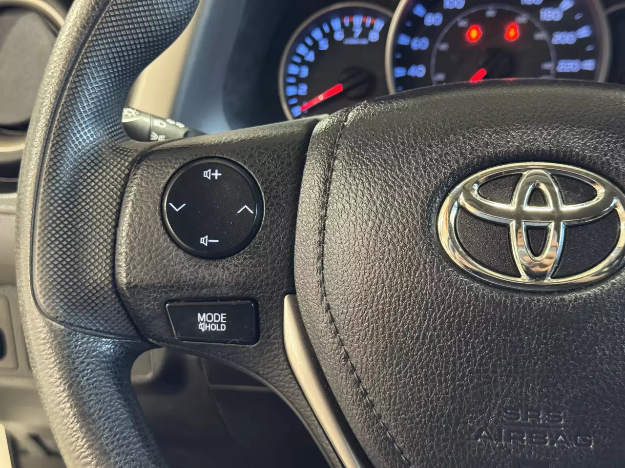 TOYOTA RAV4 LE 2016