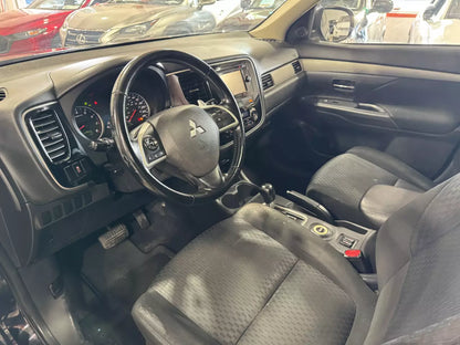 MITSUBISHI OUTLANDER 2014