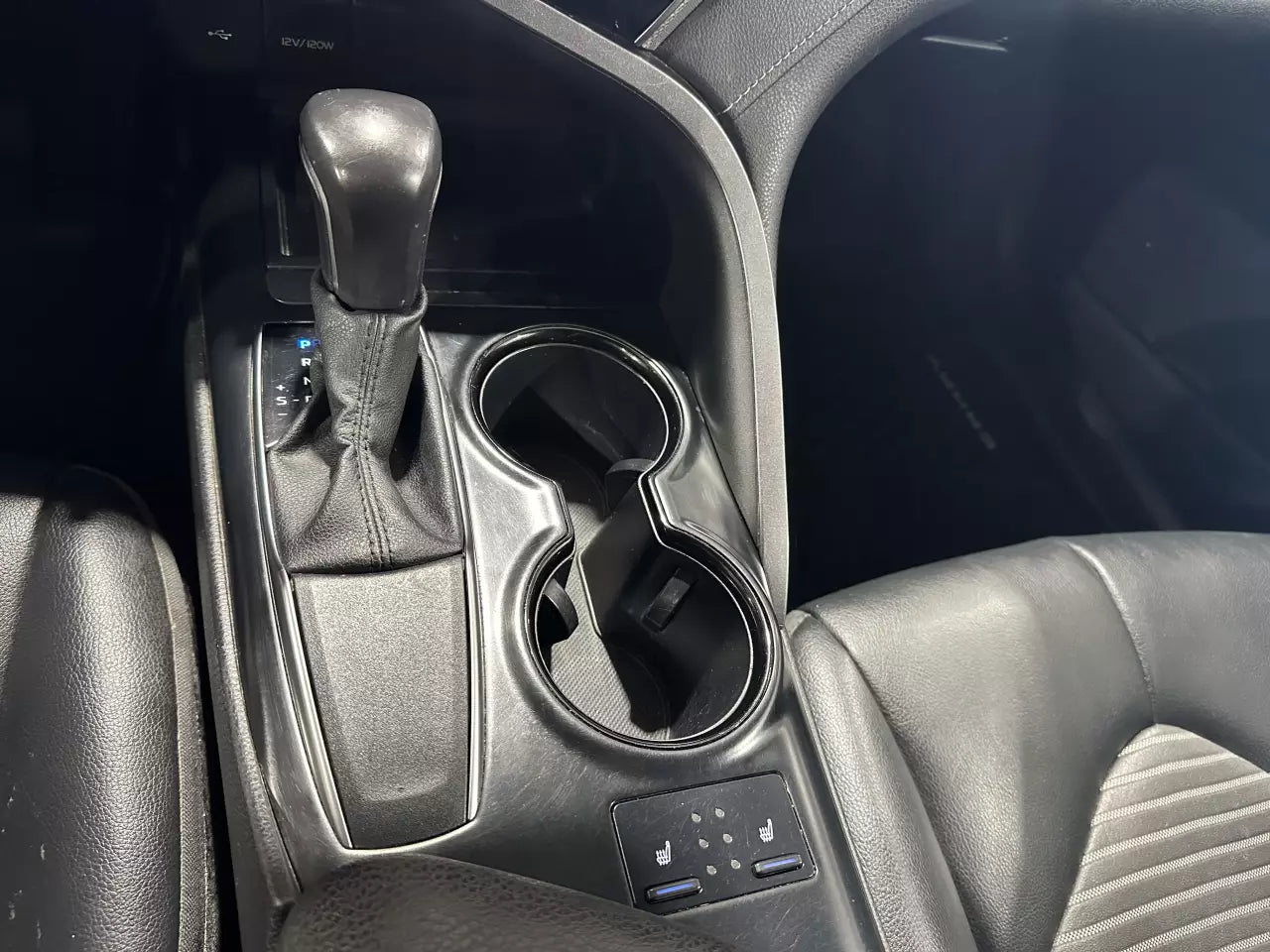 TOYOTA CAMRY SE 2020