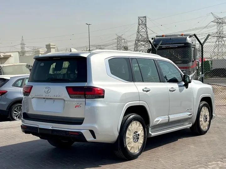 TOYOTA LC300 VXR 2025