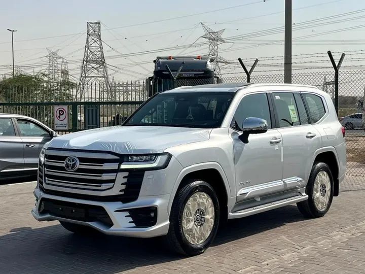 TOYOTA LC300 VXR 2025