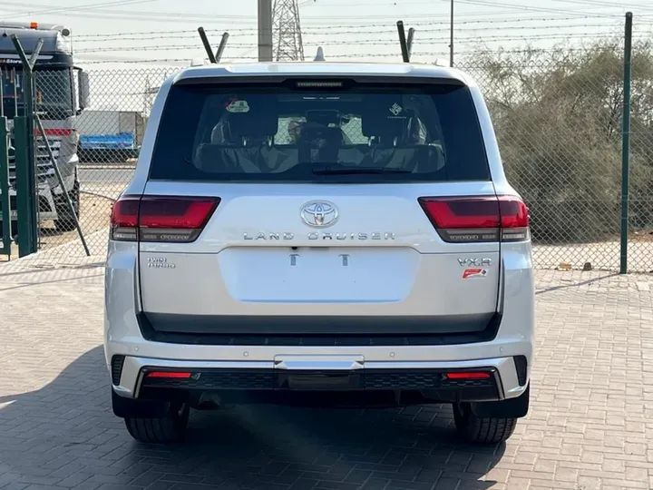 TOYOTA LC300 VXR 2025