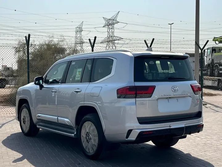 TOYOTA LC300 VXR 2025