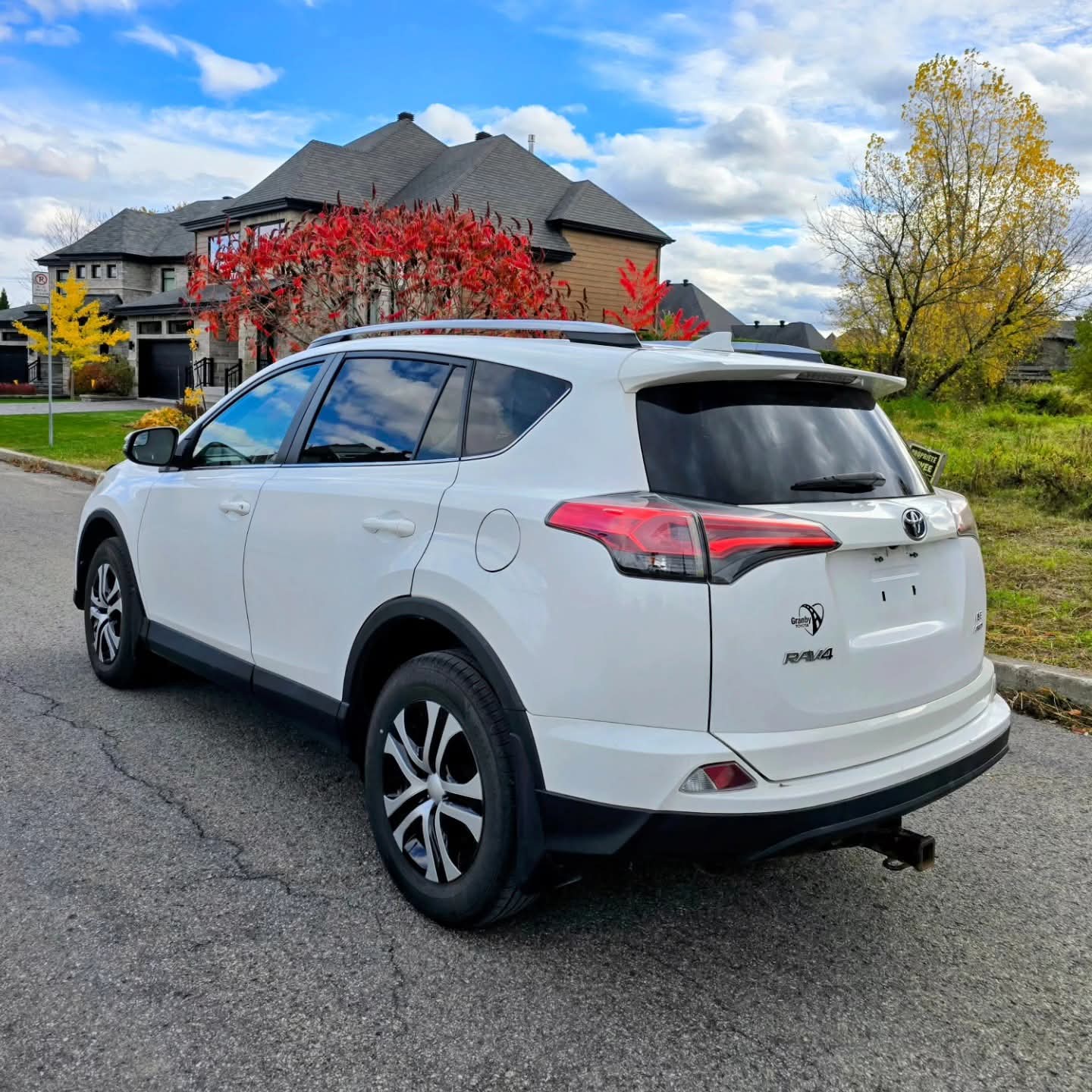 TOYOTA RAV4 AWD 2017