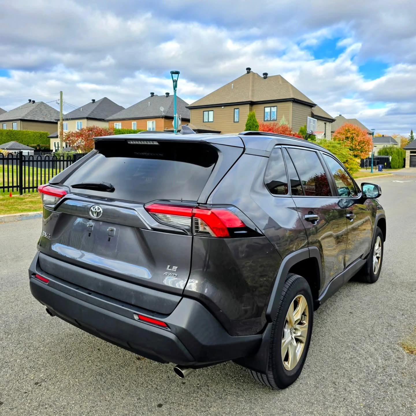 TOYOTA RAV4 LE AWD 2019