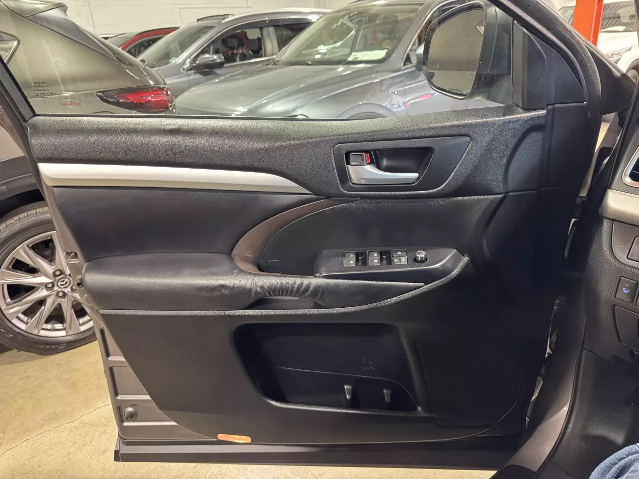 TOYOTA HIGHLANDER XLE 2016