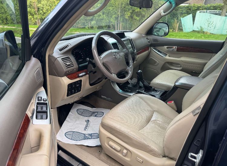 TOYOTA LAND CRUISER D4D