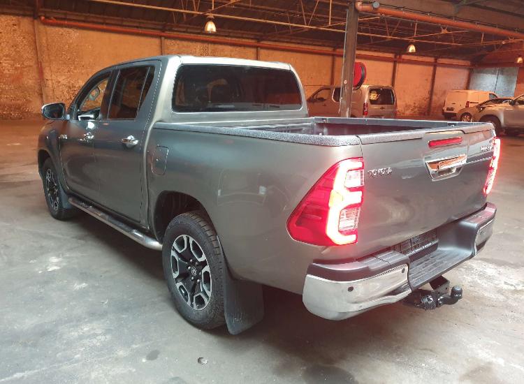 TOYOTA HILUX 2021