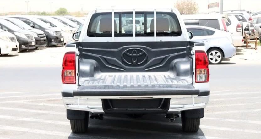 TOYOTA HILUX 2025