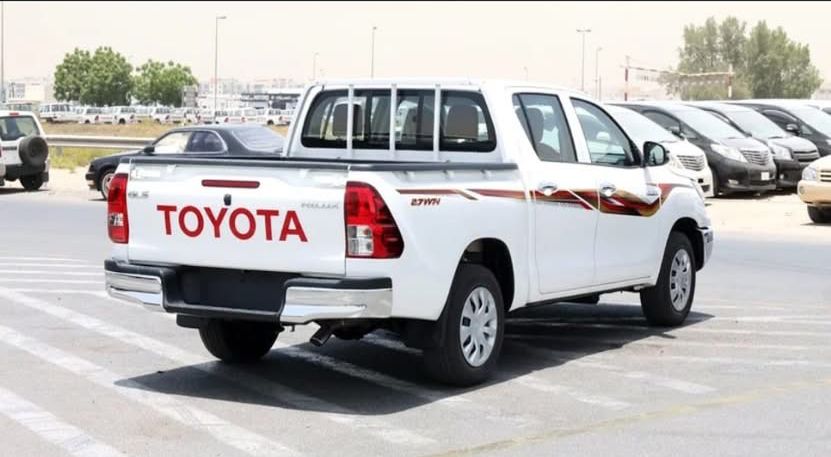 TOYOTA HILUX 2025