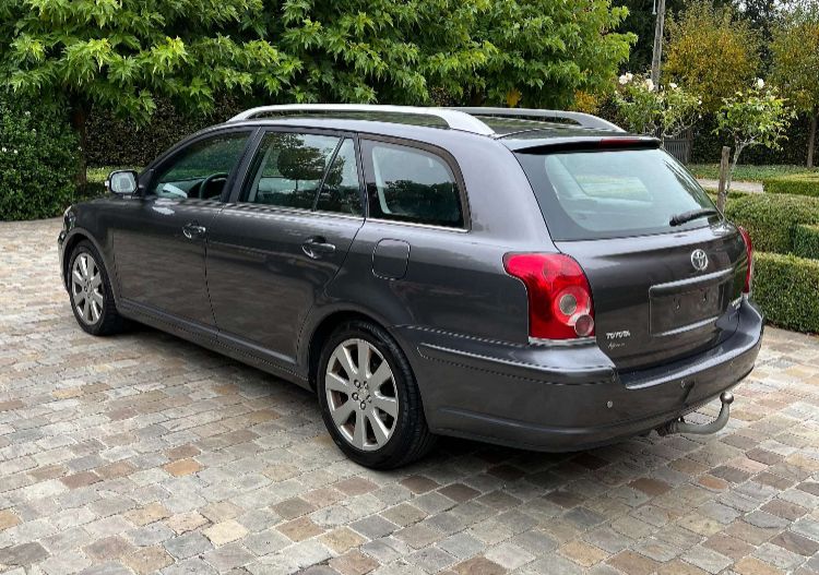 TOYOTA AVENSIS ATK 2008 D4D