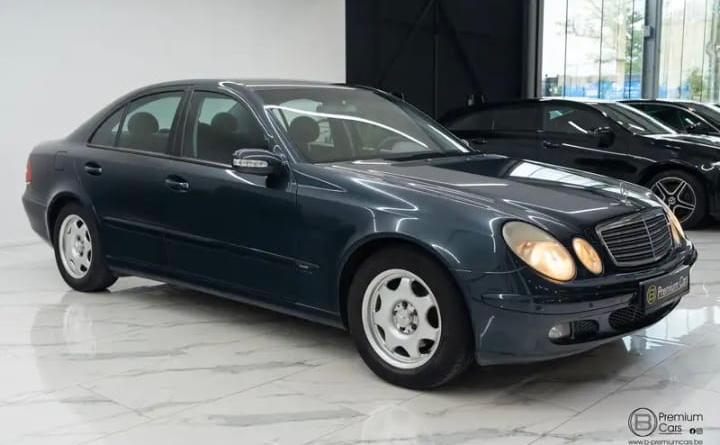 MERCEDES BENZ E220