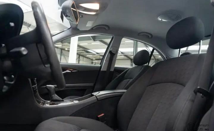 MERCEDES BENZ E220