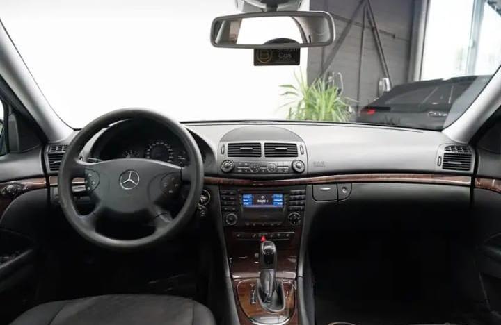 MERCEDES BENZ E220