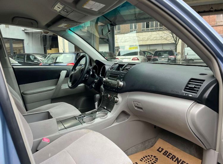 TOYOTA HIGHLANDER AWD