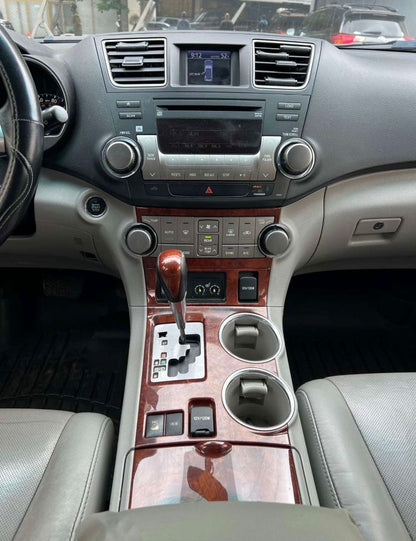 TOYOTA HIGHLANDER LIMITED