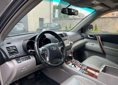 TOYOTA HIGHLANDER LIMITED