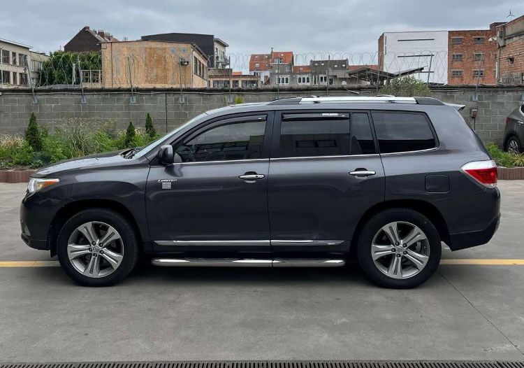 TOYOTA HIGHLANDER LIMITED