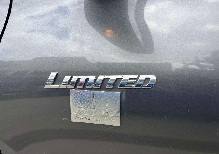 TOYOTA HIGHLANDER LIMITED