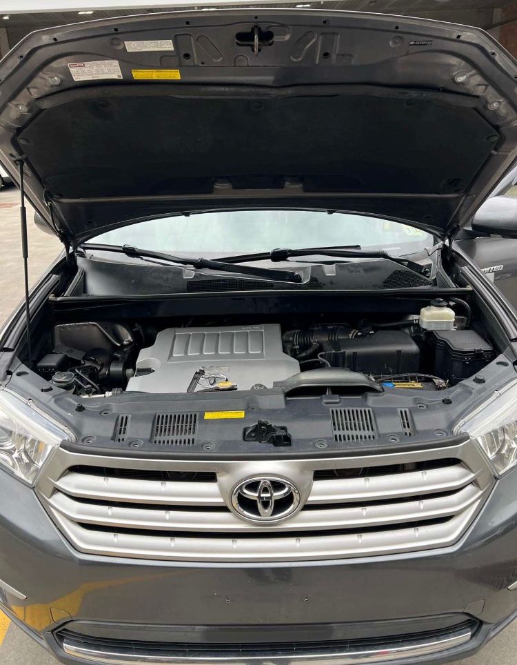 TOYOTA HIGHLANDER LIMITED