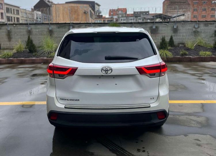 TOYOTA HIGHLANDER LE