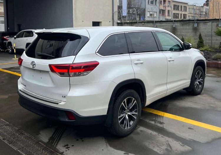 TOYOTA HIGHLANDER LE