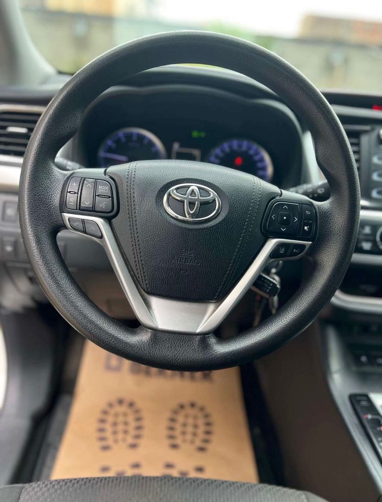 TOYOTA HIGHLANDER LE