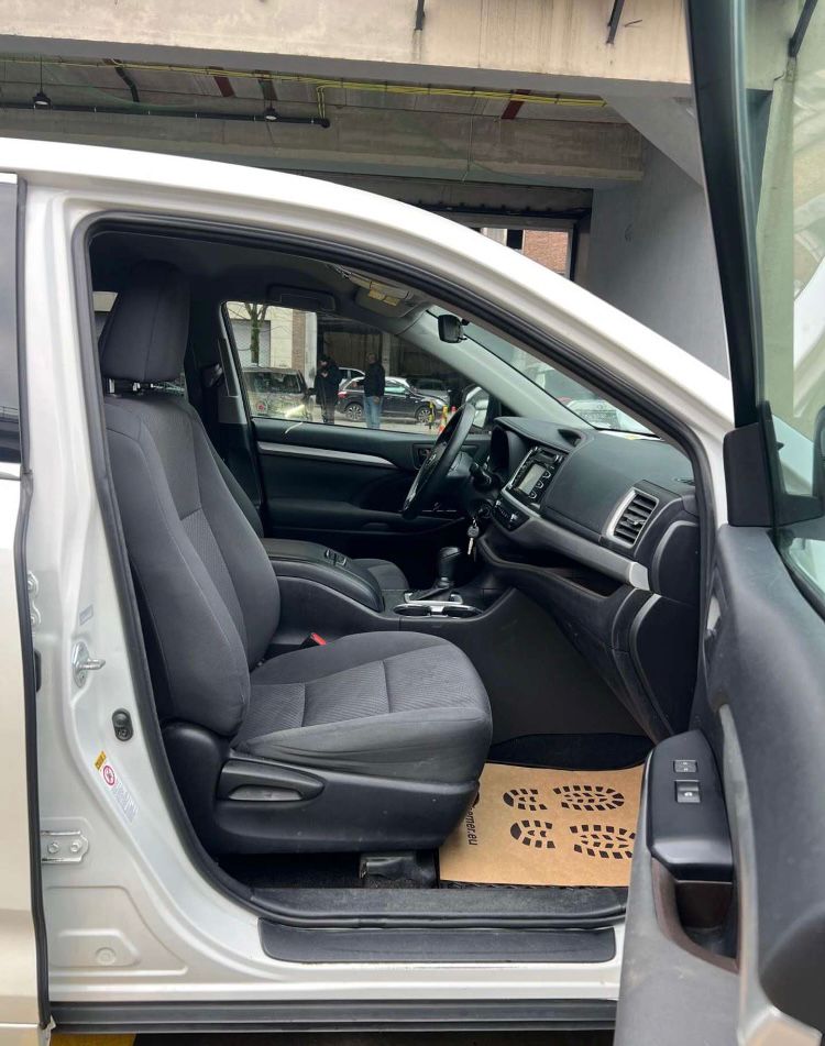 TOYOTA HIGHLANDER LE