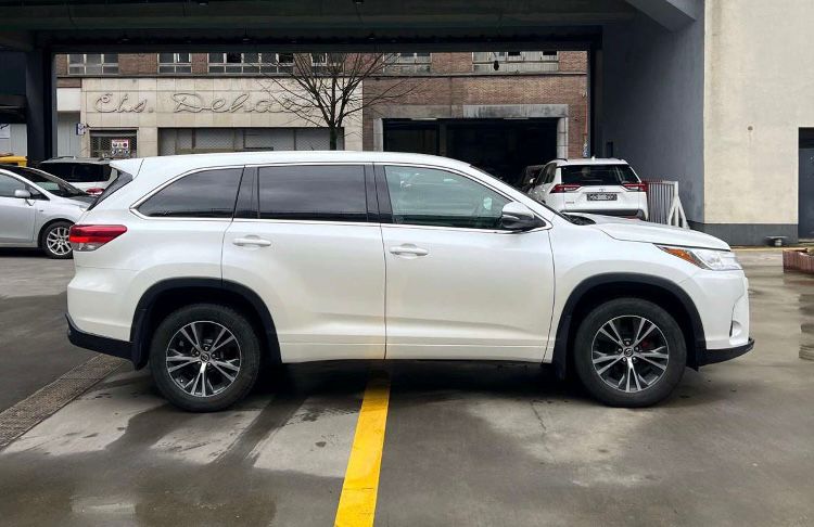 TOYOTA HIGHLANDER LE