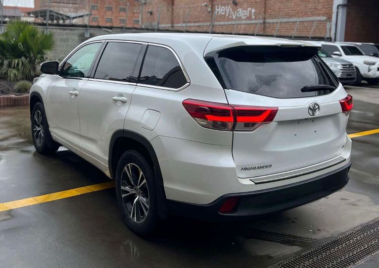 TOYOTA HIGHLANDER LE
