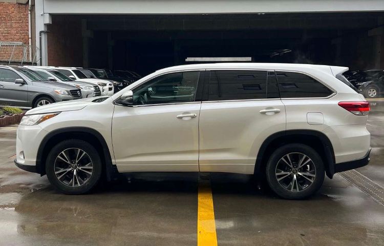 TOYOTA HIGHLANDER LE
