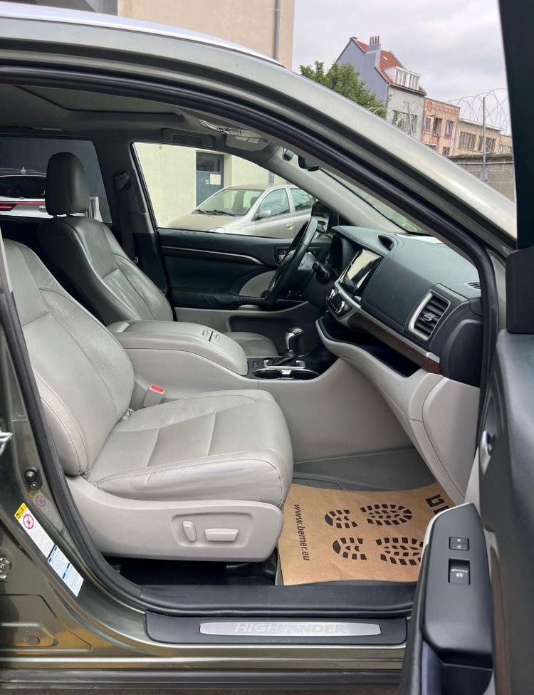 TOYOTA HIGHLANDER LIMITED