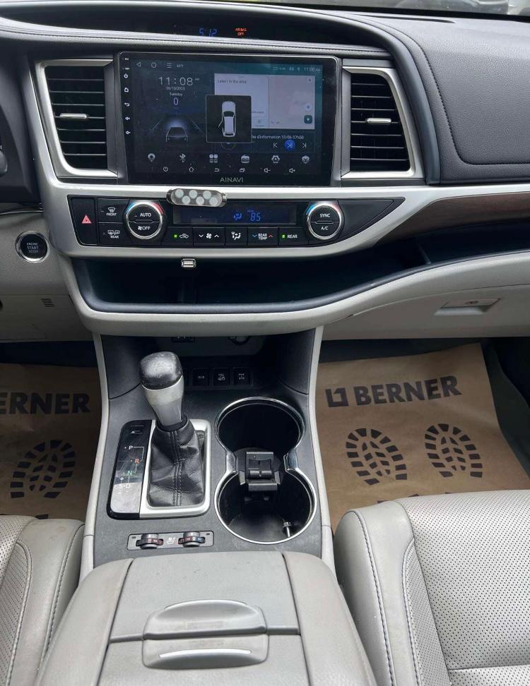 TOYOTA HIGHLANDER LIMITED