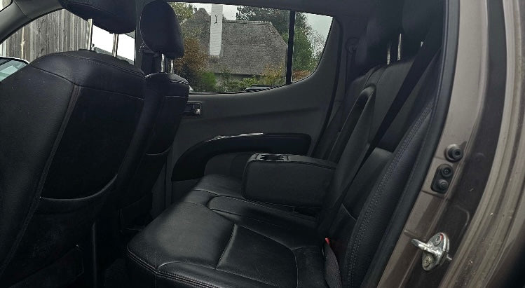 MITSUBISHI L200 2010