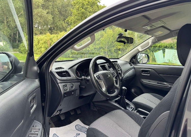 MITSUBISHI L200 2020