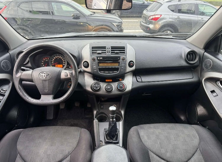 TOYOTA RAV4 2012 D4D