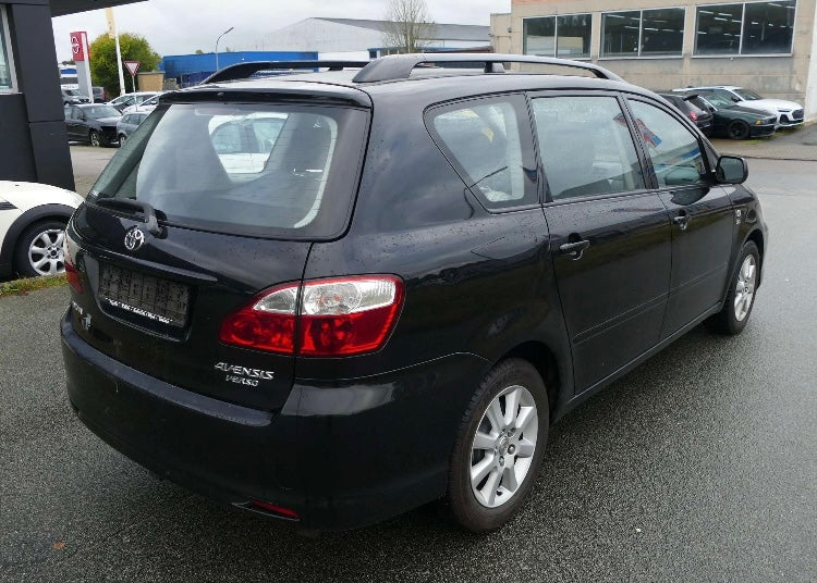 TOYOTA AVENSIS VERSO D4d