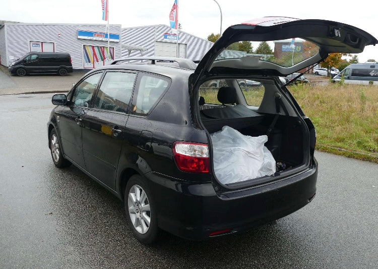 TOYOTA AVENSIS VERSO D4d