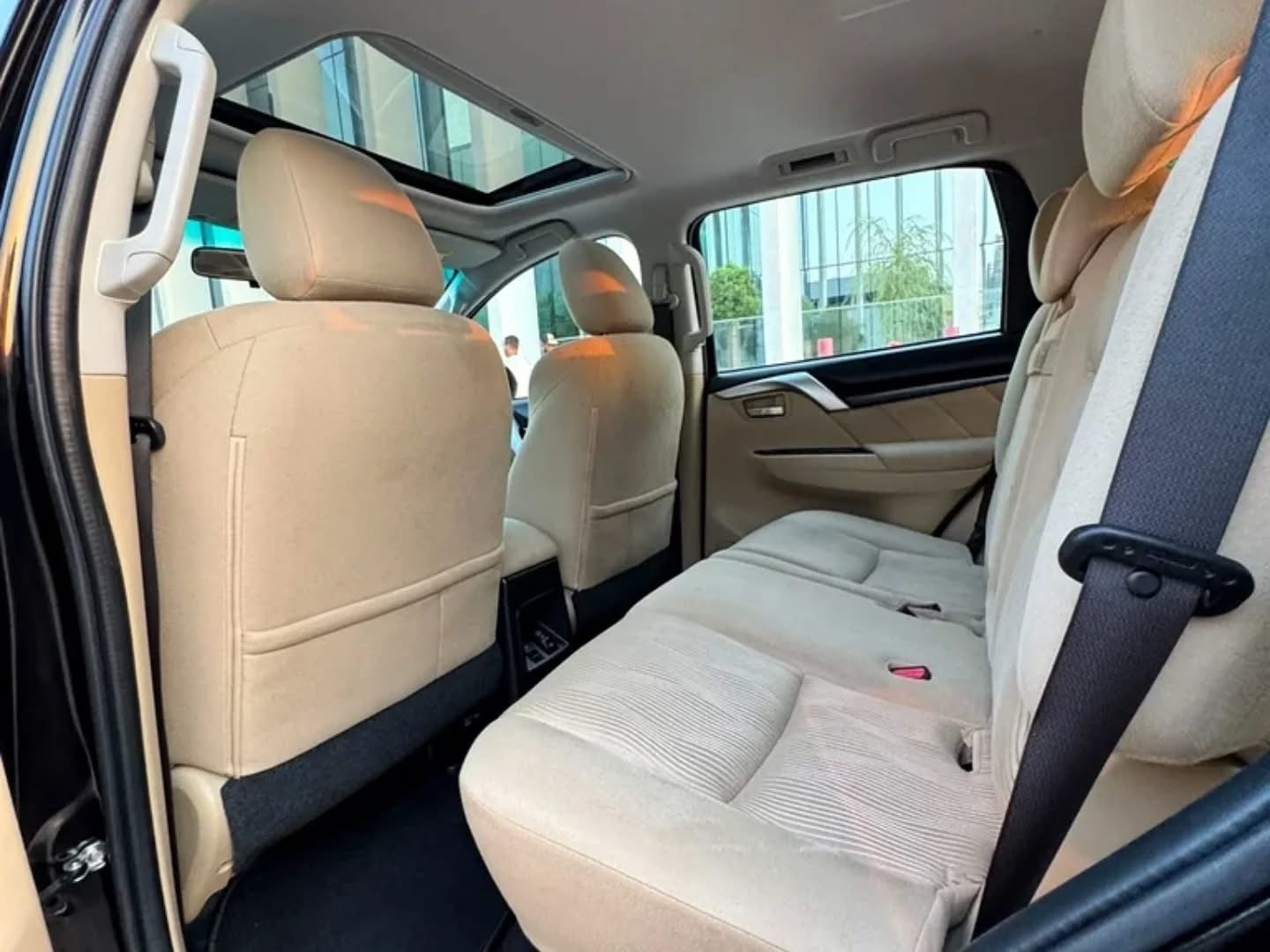 MITSUBISHI MONTERO 2019