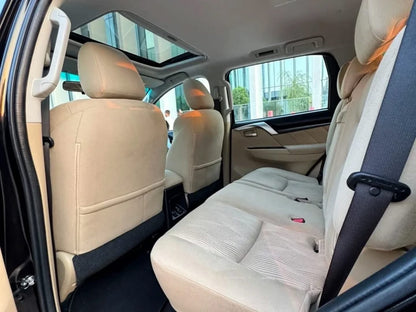 MITSUBISHI MONTERO 2019