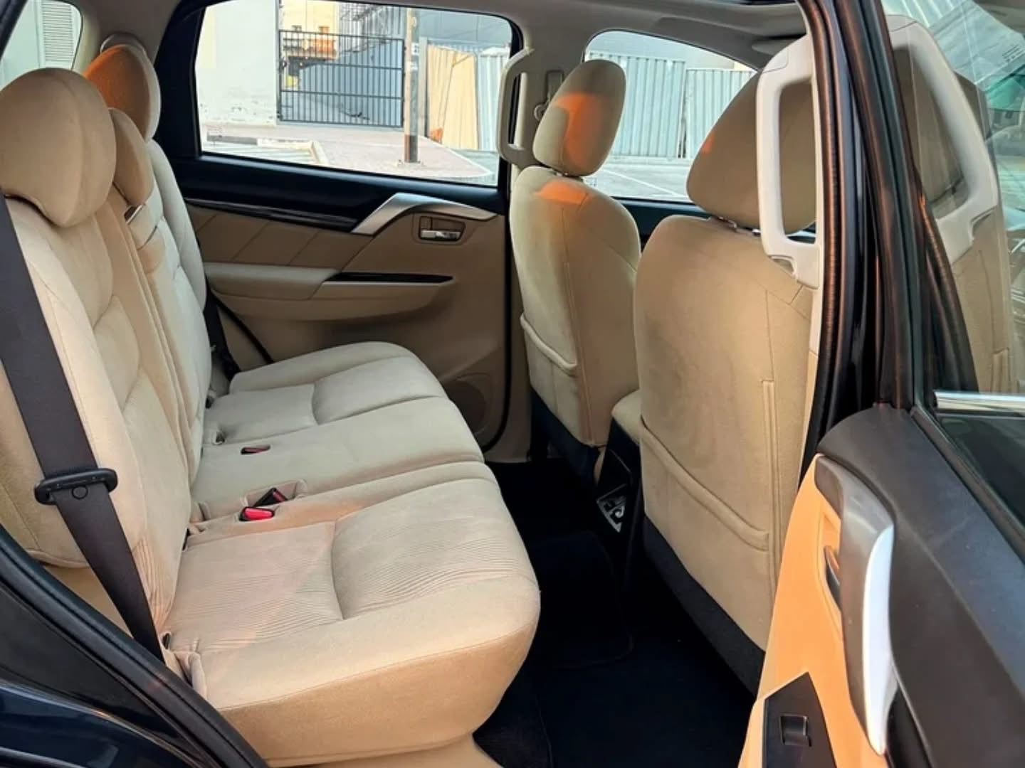 MITSUBISHI MONTERO 2019